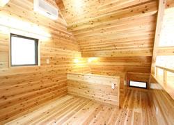 2階 ロフト(部屋奥から階段方向)