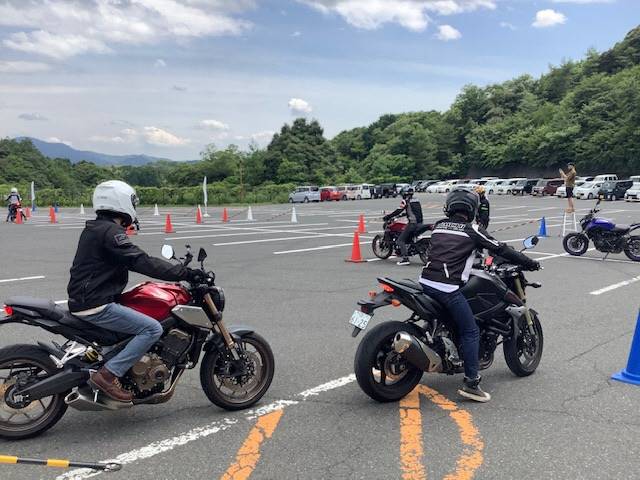 丹後王国駐車場でのバイク研修