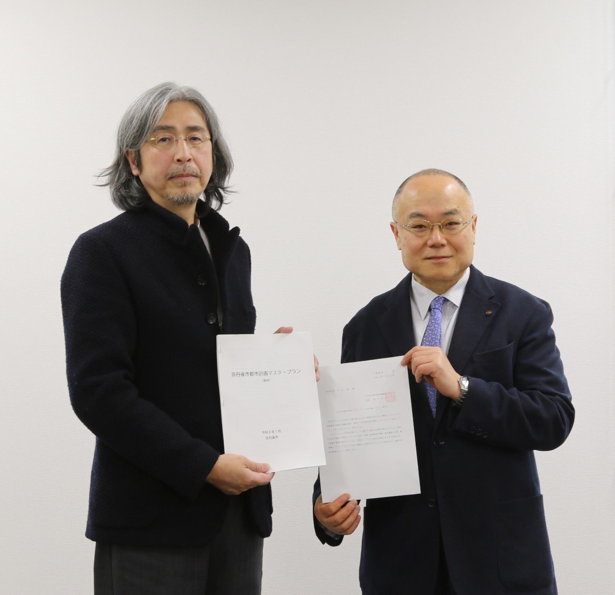 都市計画マスタープラン答申の際の写真