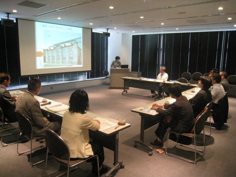 教育委員管外視察の様子の写真