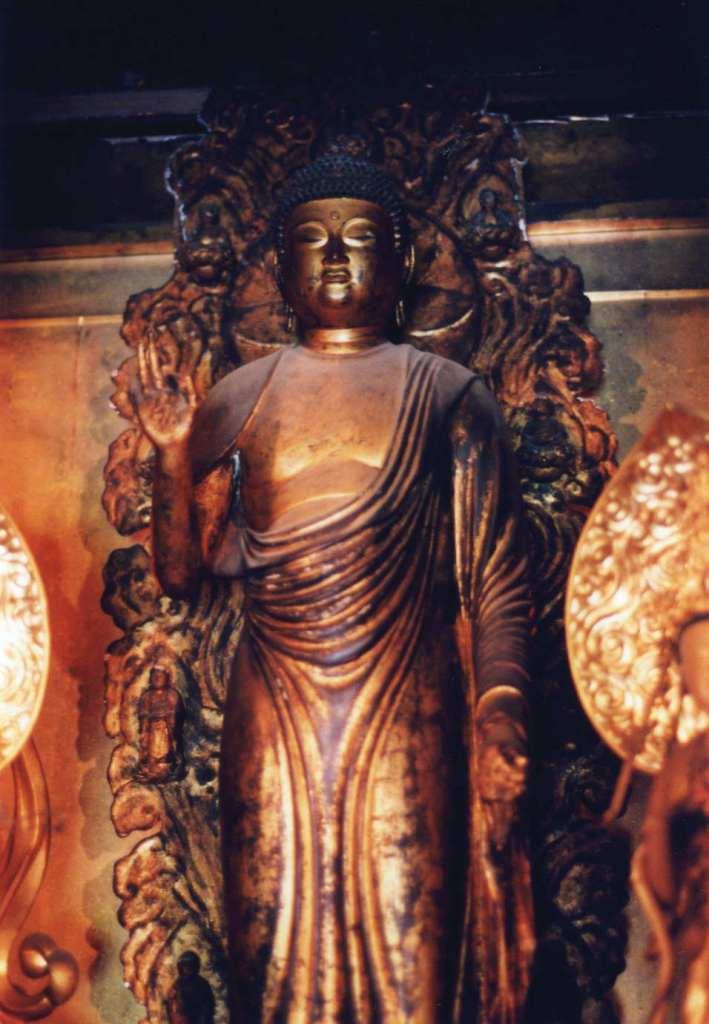 本願寺木造阿弥陀如来立像の写真