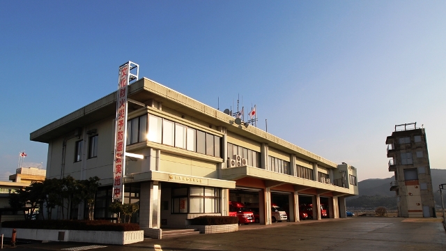 消防本部・峰山消防署の庁舎外観