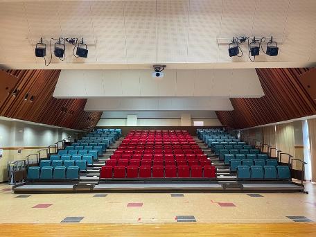 コミュニティーホール　移動観覧席