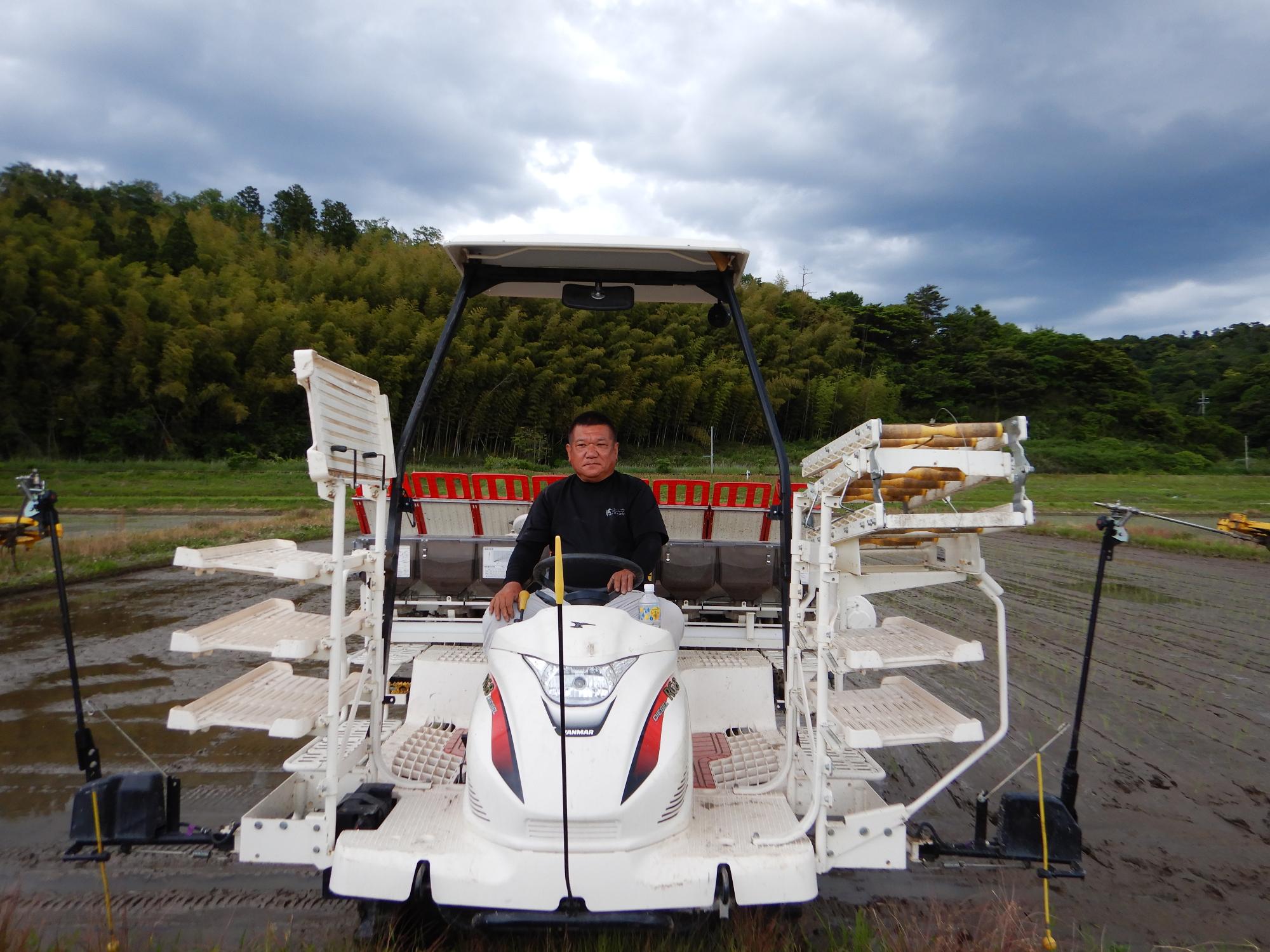 購入してから4年が経つ田植機は、いつも綺麗に整備されています