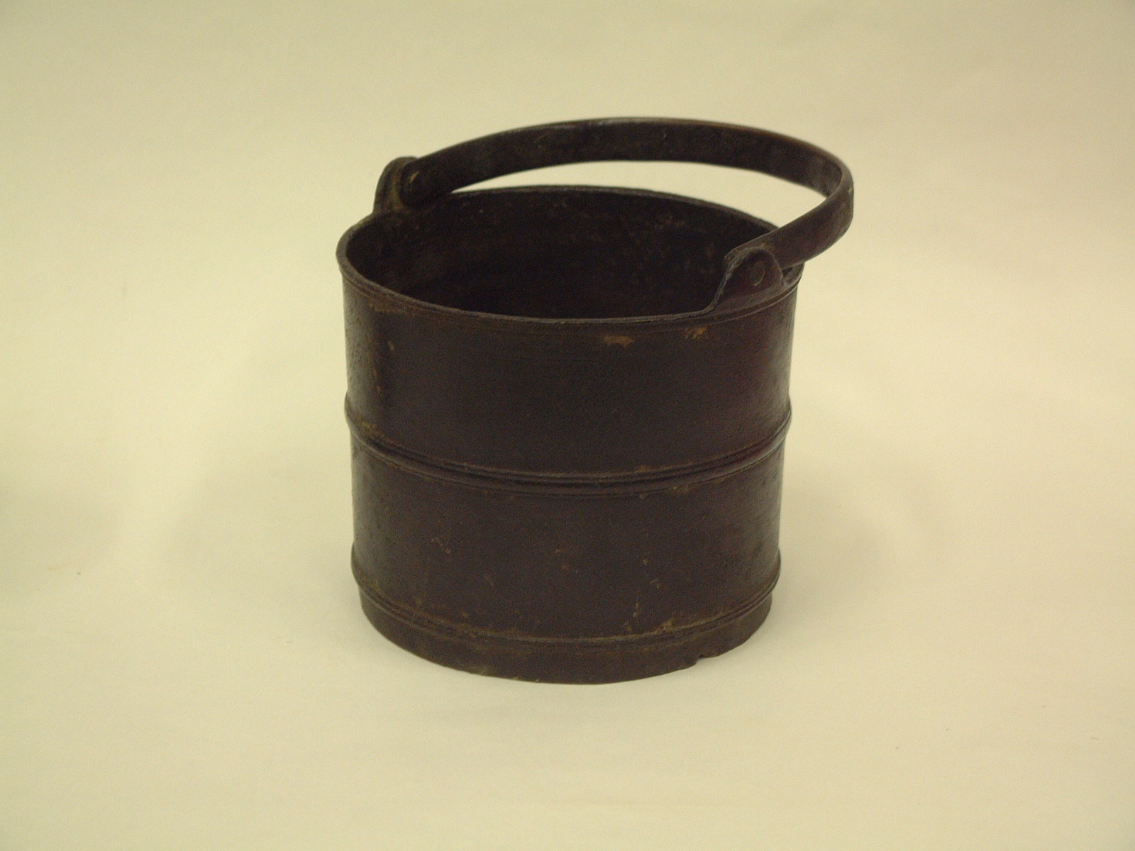 銅造閼伽桶の写真