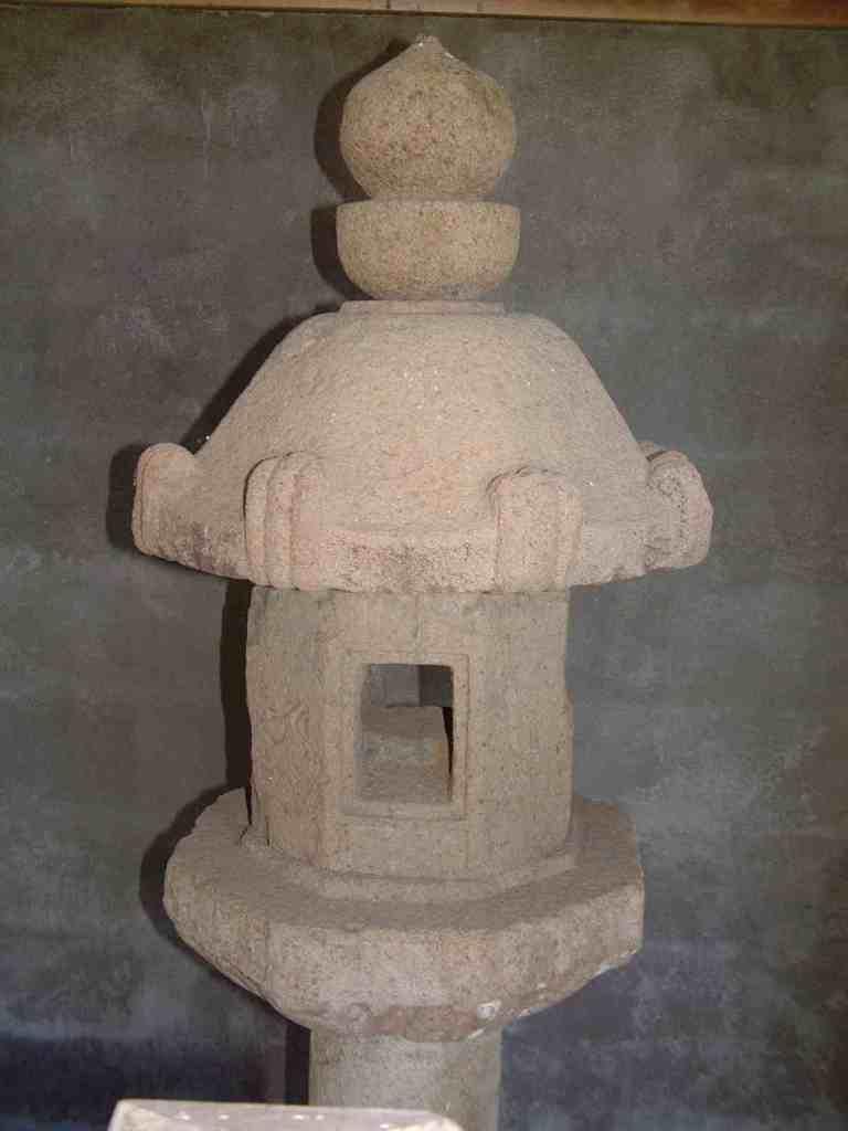 八幡神社石灯籠の写真