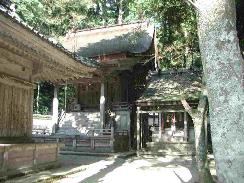 竹野神社本殿、斎宮、中門三棟の写真