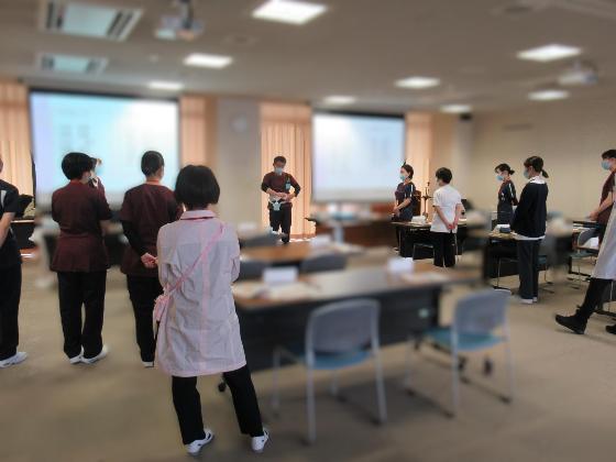 医療安全のために研修会を行っています